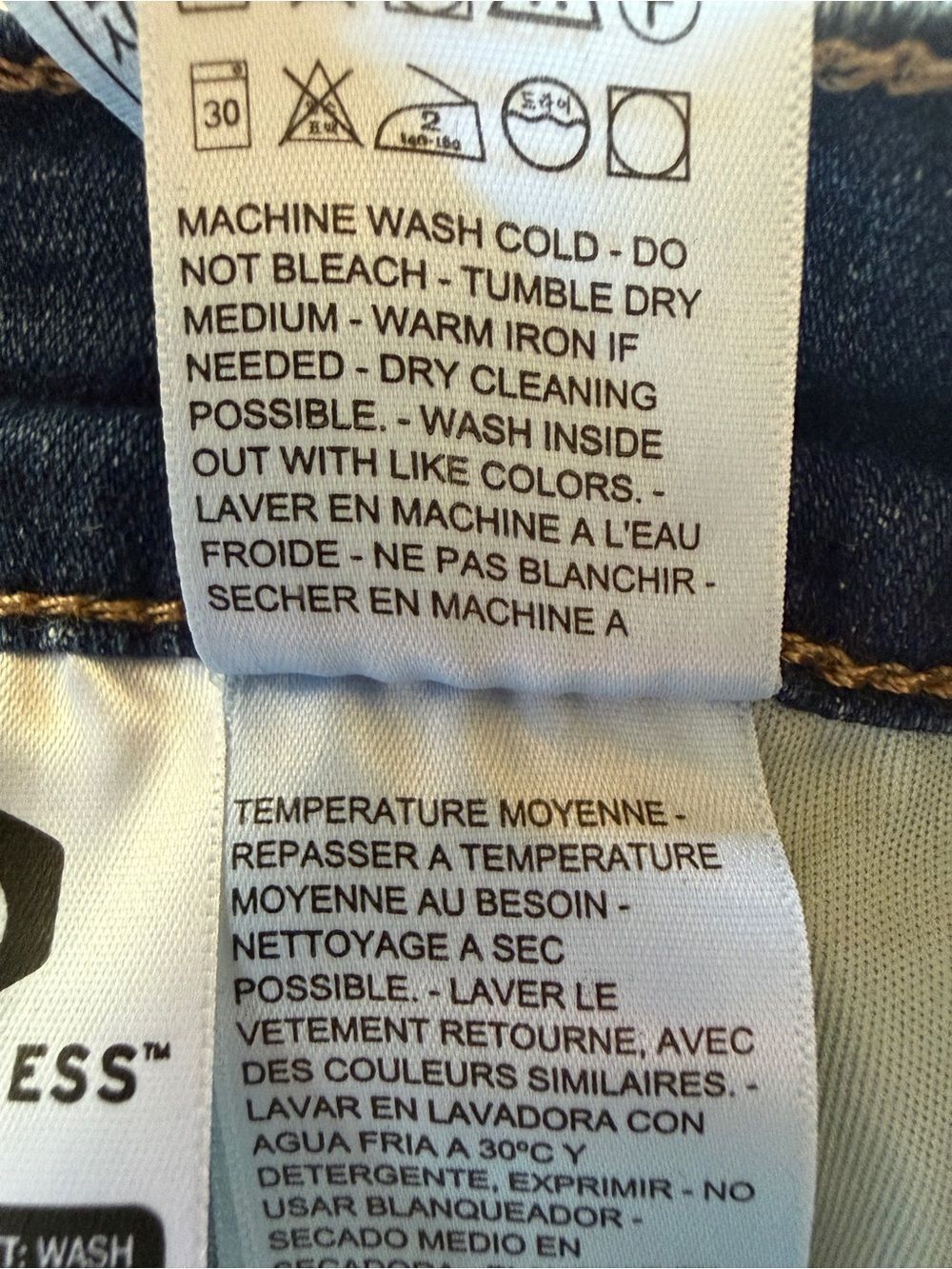 Levi's 311 Shaping Skinny Jeans Tummy Control Stretch Medium Wash Blue 20W NEW - Picture 13 of 13